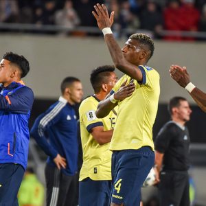 Colombia/Ecuador video highlights: Dominated and 10 vs 11, Ecuador wins (0-1)!