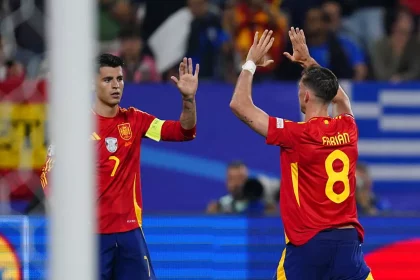 Denmark/Spain video highlights (1-2), La Roja top the group!