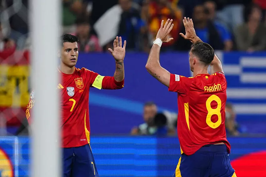 Denmark/Spain video highlights (1-2), La Roja top the group!