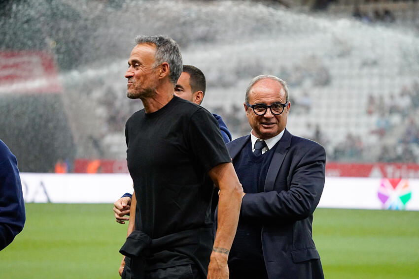 Tension would be rising between Luis Enrique and Luis Campos!