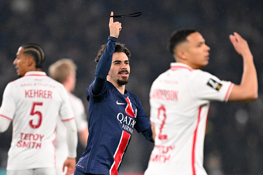 Vitinha's strong statement following his extension at PSG  