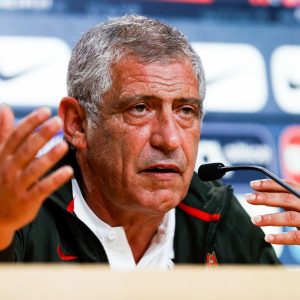 Vitinha, “maturity and intelligence”: Santos pay tribute to PSG midfielder  