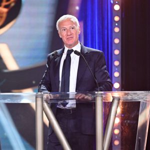 Deschamps applauds Luis Enrique “for keeping to his ideas despite the turbulence.”  
