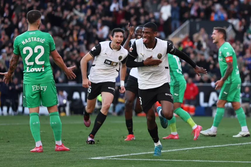 Mercato - PSG have rivals and a price for this defensive target!  