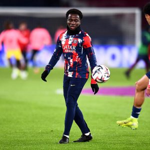 Transfer - A PSG defender heads for a surprising destination!  