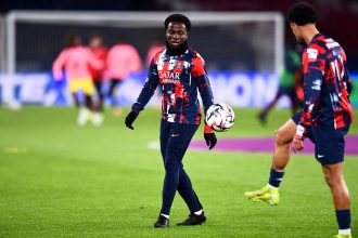 Transfer - A PSG defender heads for a surprising destination!  