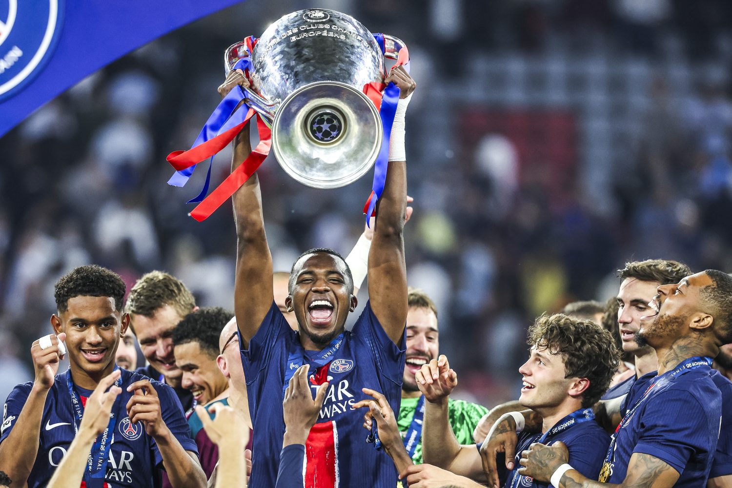 Transfer - Rumoured to be at Real Madrid, Pacho sets the record straight