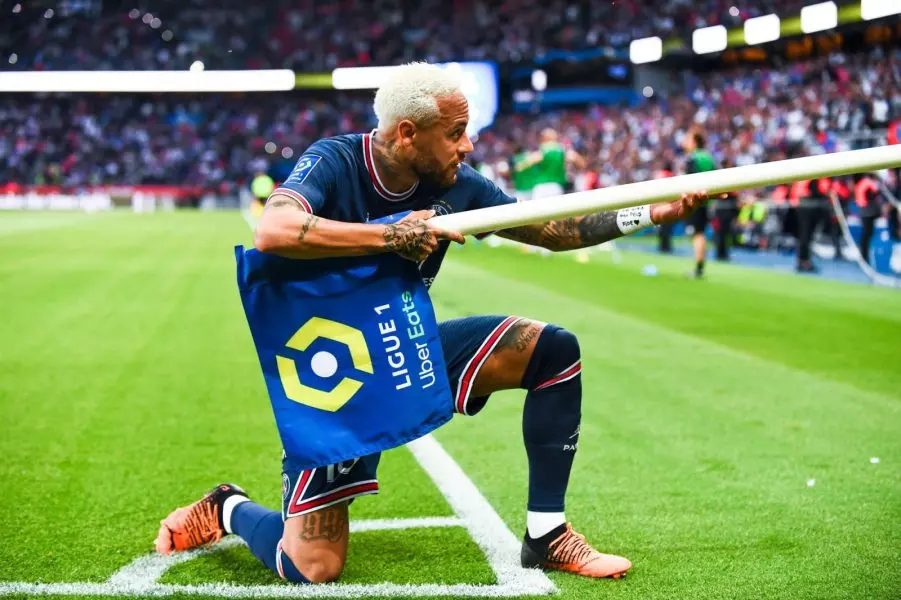 Neymar at PSG: A record transfer, a founding failure for Paris  