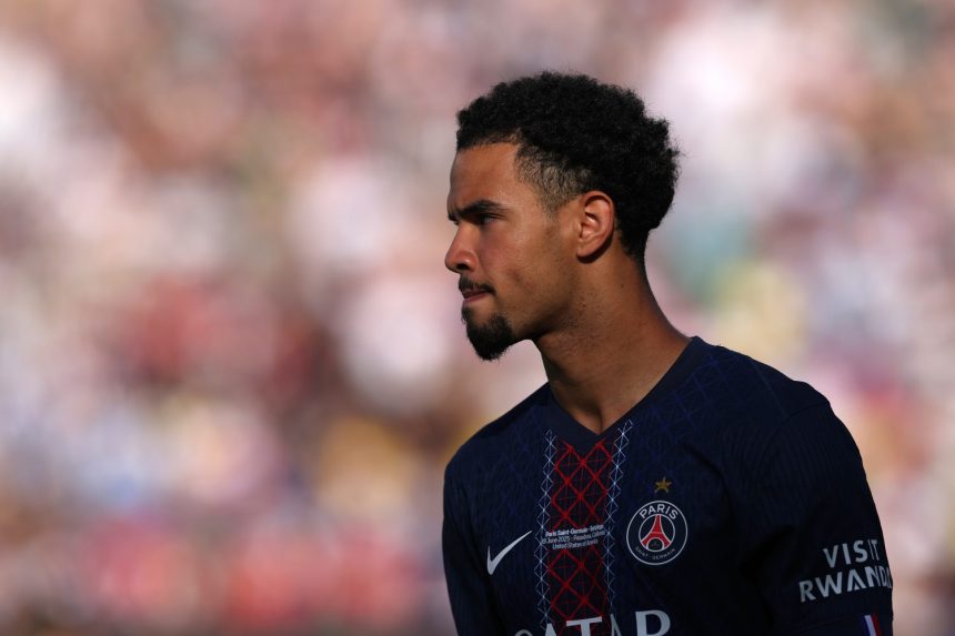 Transfer - Manchester United target PSG midfielder!  