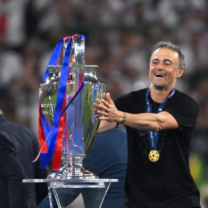 Luis Enrique's song for PSG fans !  
