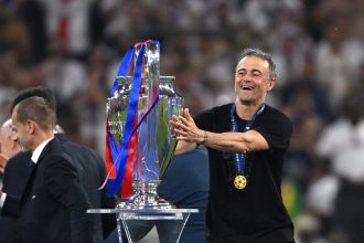 Luis Enrique's song for PSG fans !  