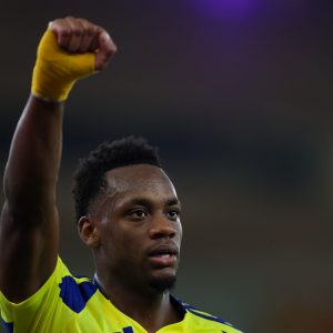 Transfer - Huge surprise, a striker offers himself to PSG!  