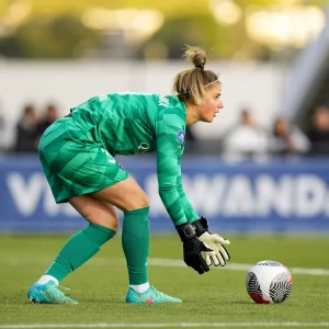 Official - PSG extends contract and lends goalkeeper!  