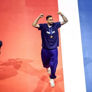Transfer Market – Donnarumma clings to Paris, Luis Enrique decides with Chevalier!  