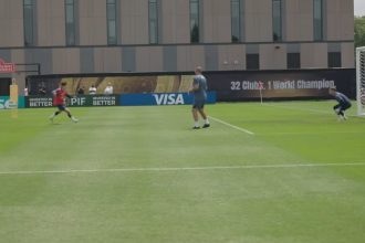 Video of training and press conference before Chelsea/PSG  