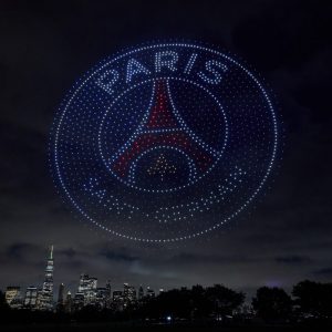 Transfer - A recruit arrives at PSG from the United States  