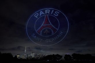 Transfer - A recruit arrives at PSG from the United States  