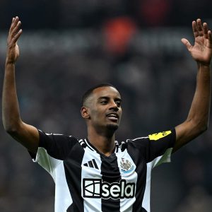 Transfer - Isak, rumoured for PSG, has made a clear choice!  
