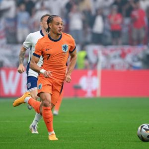 PSG – Strong words from Simons’ agent on his departure  