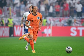PSG – Strong words from Simons’ agent on his departure  