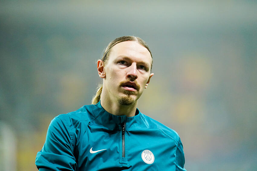 Competition and Chevalier, Safonov announces battle at PSG  