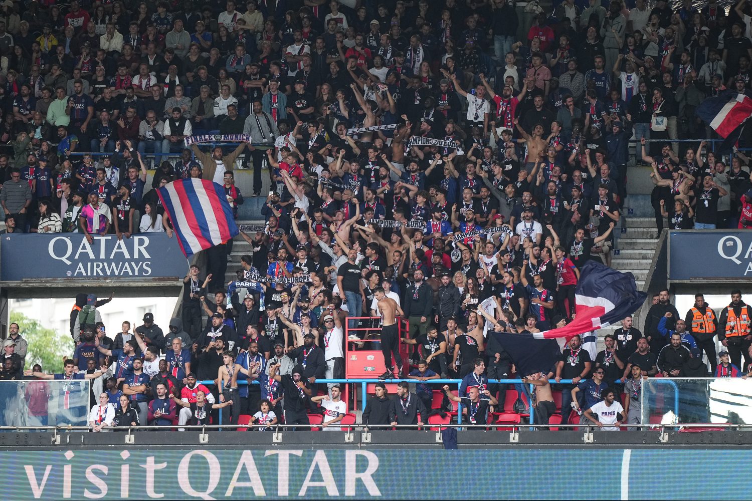 Fanion PSG Paris Saint-Germain Vs Spartak Moscou – Groupe B 1994, Édition Limitée