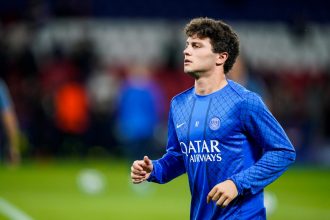 PSG - Hoarau's confidence on Neves' future!  