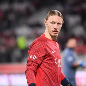 Safonov cash on his situation at PSG: "I am not satisfied"  