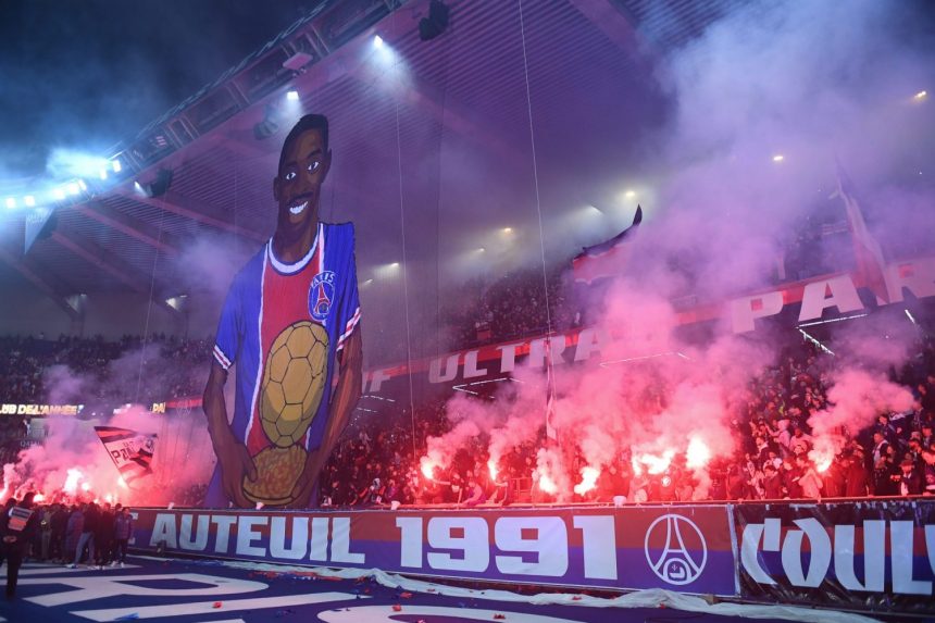 PSG and Dembélé honored on the Champs-Elysées for the New Year PSG and Dembélé honored on the Champs-Elysées for the New Year