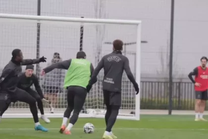 PSG vs Rennes – Relive the Parisians' training session with the players  