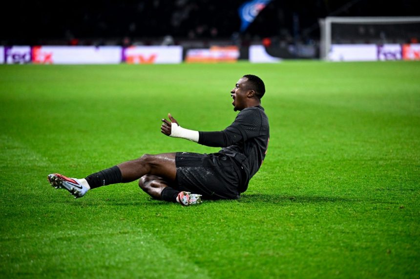 A former iconic OM defender and fan of Willian Pacho A former iconic OM defender and fan of Willian Pacho