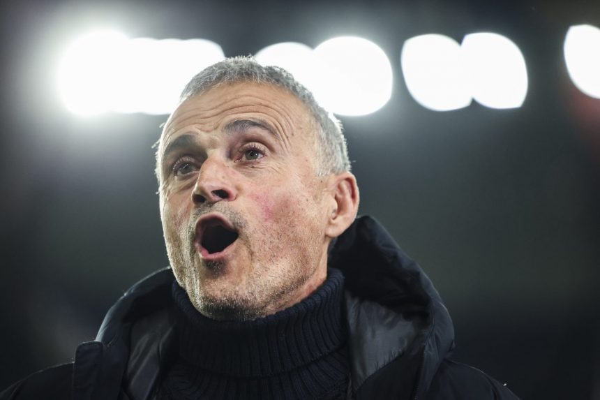 Sporting CP vs PSG - Luis Enrique and Mendes's press conference live this Monday.  