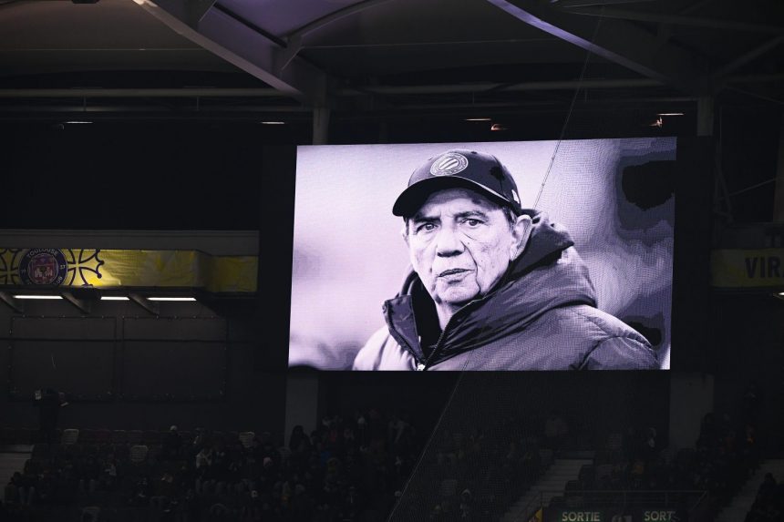 PSG vs Paris FC – Jean-Louis Gasset honored at the Parc des Princes PSG vs Paris FC – Jean-Louis Gasset honored at the Parc des Princes