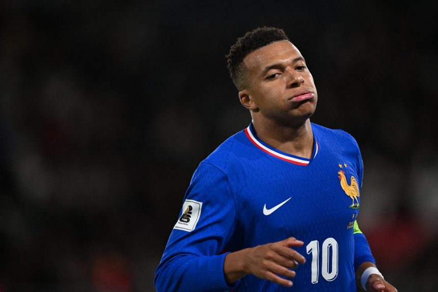 PSG makes a request to Mbappé  