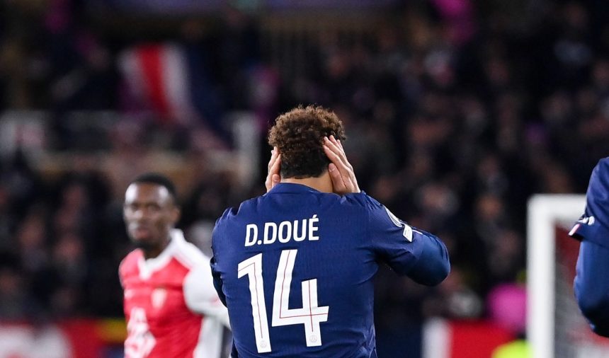 Monaco vs PSG - Riolo tackles Désiré Doué…but aims wide  