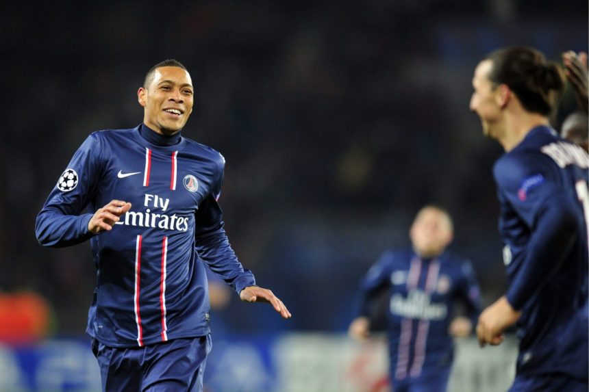 Hoarau describes the Ibrahimovic effect: a mix of locker room atmosphere, respect, and resignation.  