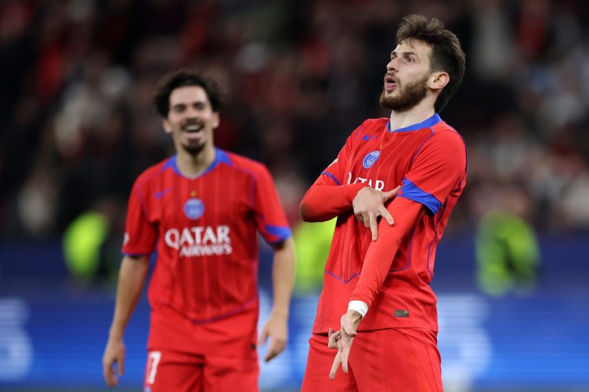 Chelsea vs PSG : Paris wears red for the London clash Chelsea vs PSG : Paris wears red for the London clash