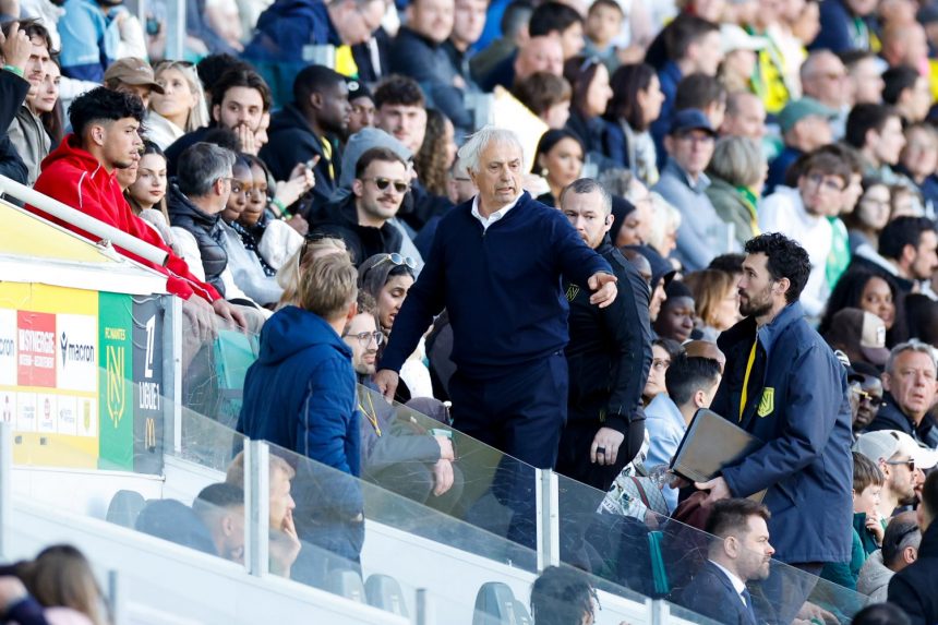 PSG vs Nantes - Halilhodzic dejected after the defeat  