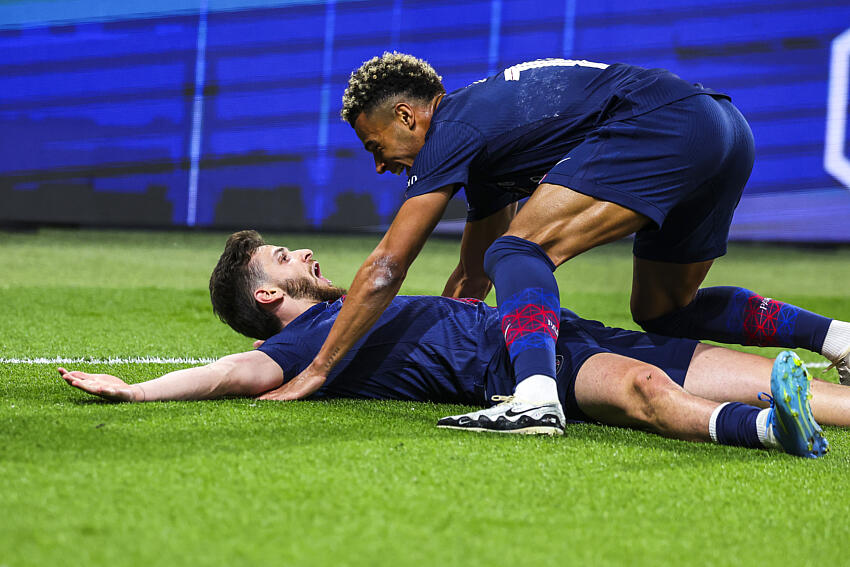 PSG vs Bayern Munich – Player ratings in the press: Kvaratskhelia soars, Mendes struggles  