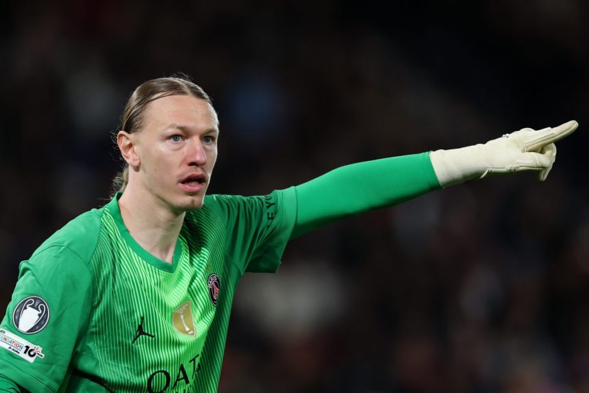 Liverpool vs PSG - Lizarazu highlights Safonov's key match Liverpool vs PSG - Lizarazu highlights Safonov's key match