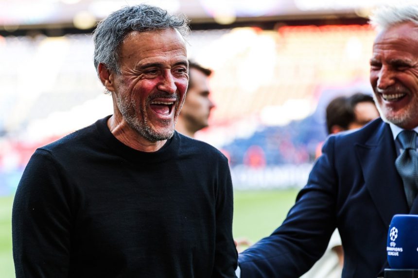 "The French league owes a debt of gratitude to Luis Enrique," Hoarau's admiration  