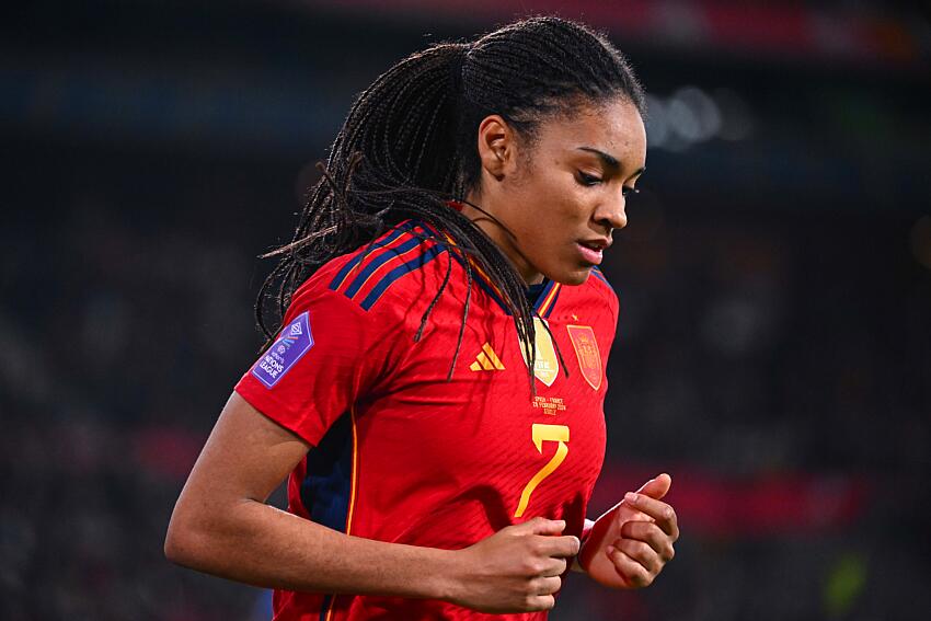 Official – OL Lyonnes beat PSG to Salma Paralluelo.  
