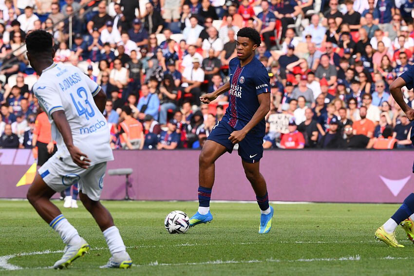 Official – PSG's top U19 scorer signs in Ukraine.  