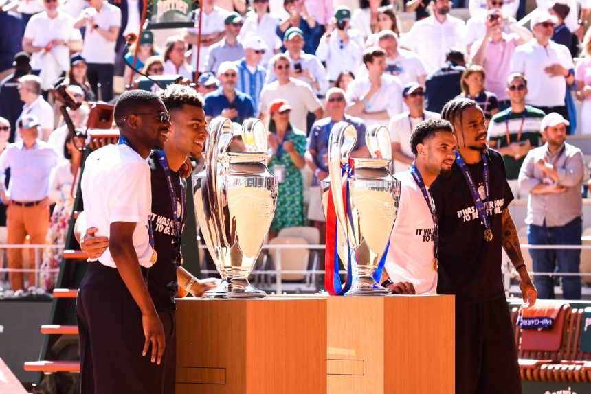 The PSG players presented the Champions League trophy at Roland Garros The PSG players presented the Champions League trophy at Roland Garros