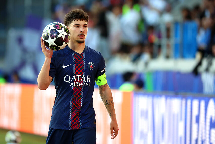 Official – A Titi restarts his career in Switzerland after his PSG contract ends. Official – A Titi restarts his career in Switzerland after his PSG contract ends.