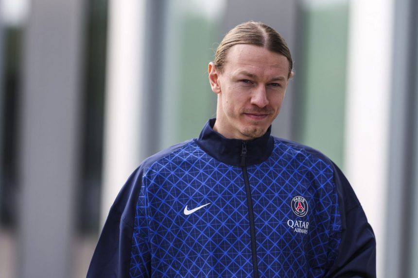 PSG – Safonov is determined; the holidays are already over.  