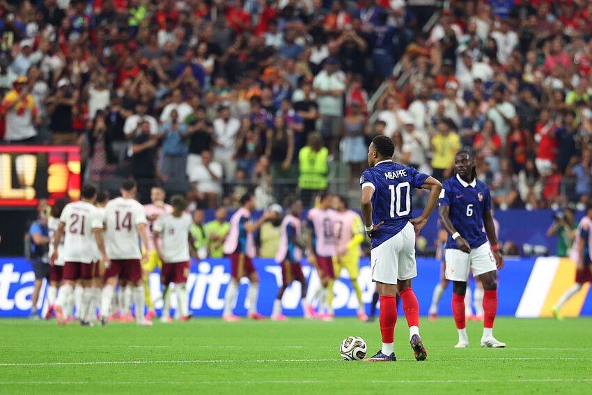 Video highlights: France vs. Spain (0-2) – Les Bleus get a lesson and are eliminated. Video highlights: France vs. Spain (0-2) – Les Bleus get a lesson and are eliminated.