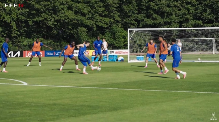 An inside look at the French national team: exchanges between the Bleus during training An inside look at the French national team: exchanges between the Bleus during training