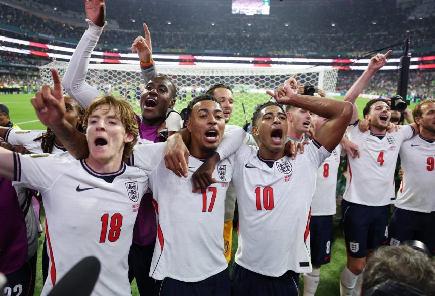 Mexico vs. England (2–3) video highlights: The Three Lions reach the quarter-finals despite a red card!  