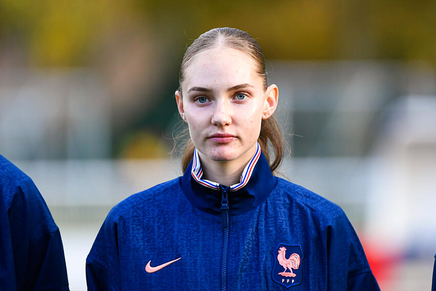 Official – Le Guilly signs extension and is immediately loaned out. Official – Le Guilly signs extension and is immediately loaned out.